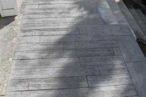 Terrasse bois gris clair béton imprimé